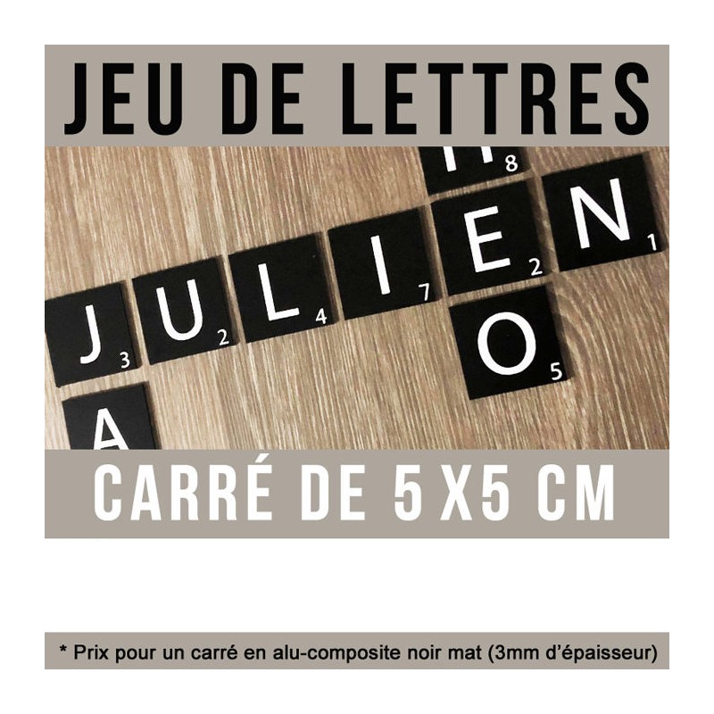 Jeu de lettres en carré de 5 x 5 cm en alu noir et lettre blanche