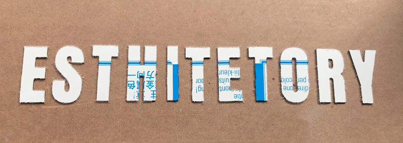 Découpe de lettres en alu composite pour enseigne ou signalétique de magasin