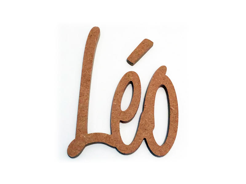 Prénom attaché ou lettres découpées en bois pour Léo