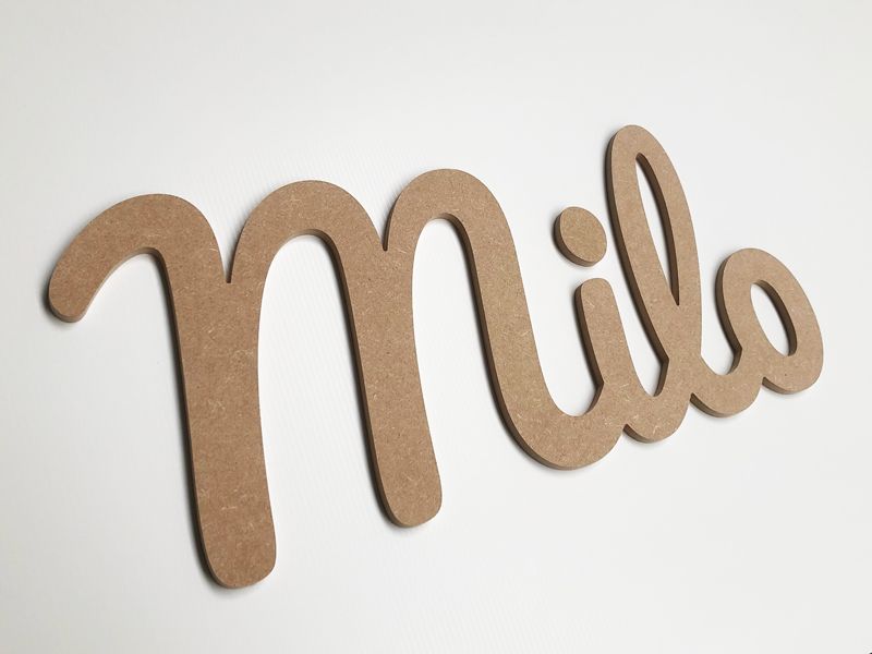Prénom bois en lettres attachées pour Milo